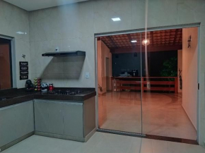 Casa ampla com piscina